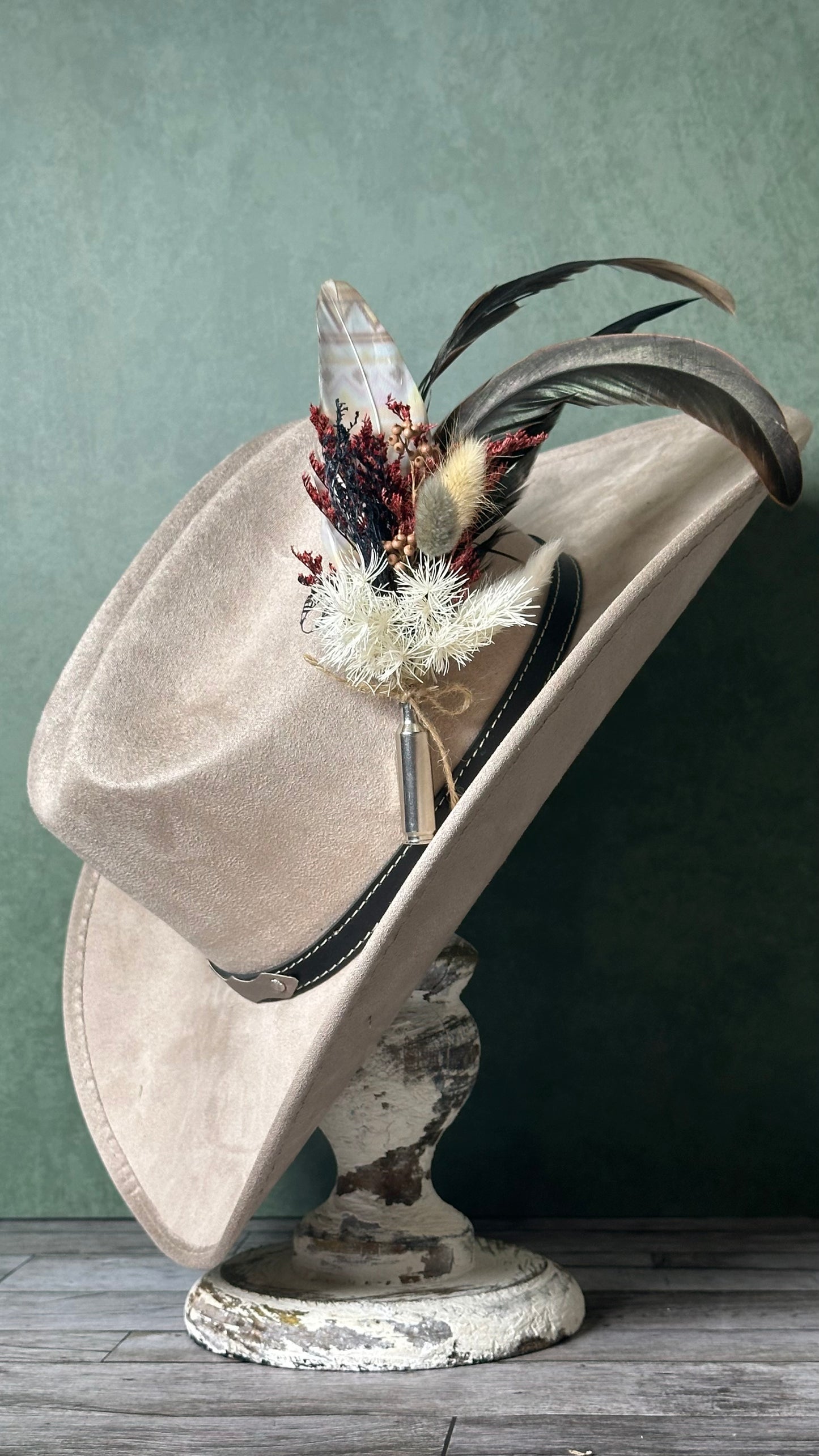 Handcrafted Hat Feather Pin (S)