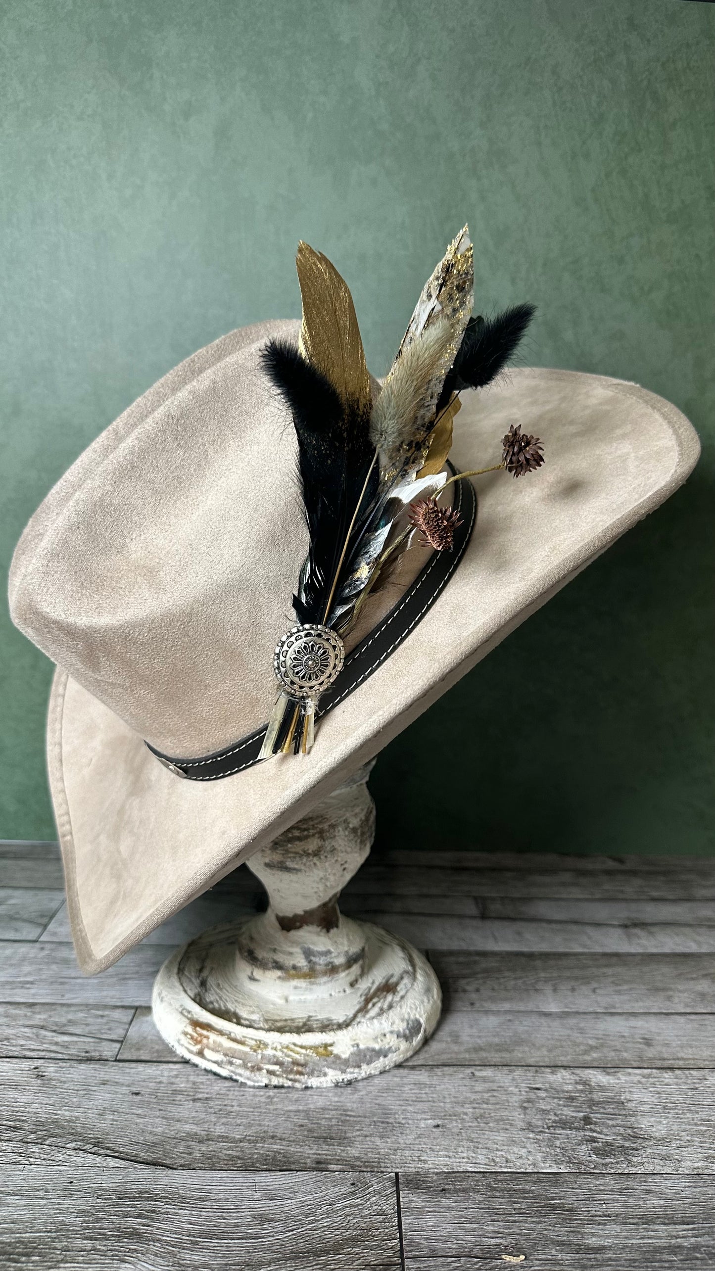 Handcrafted Hat Feather Pin (U)