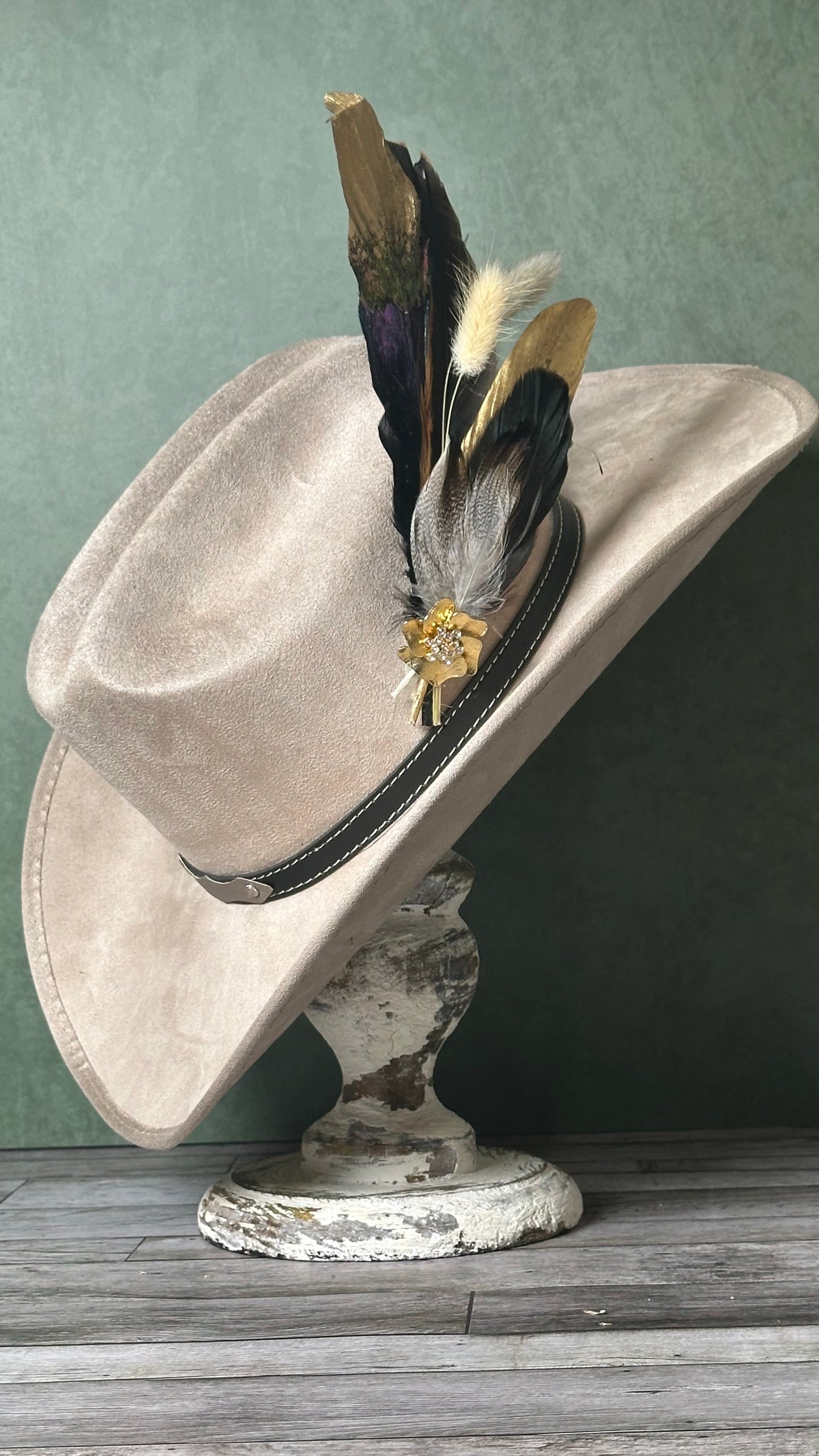 Handcrafted Feather Pin (E)